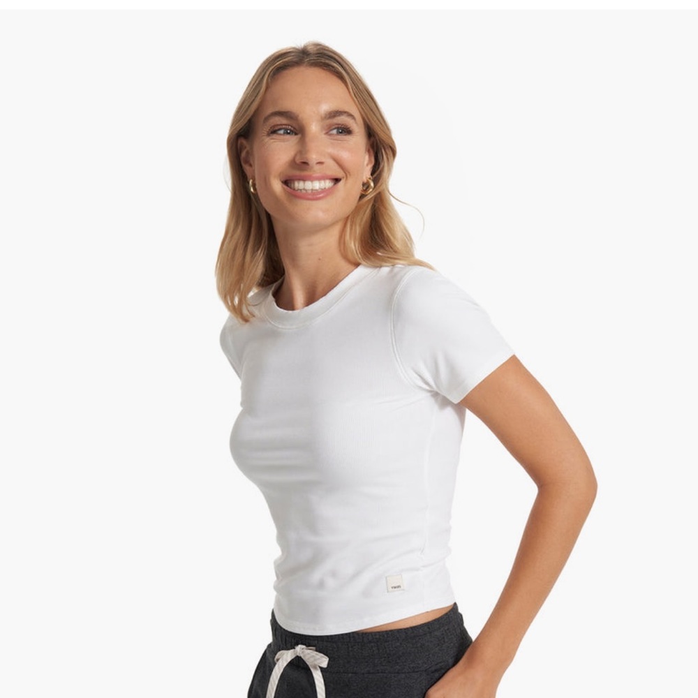 - Vuori Pose Fitted T-Shirt - Women's XL Color White NWT